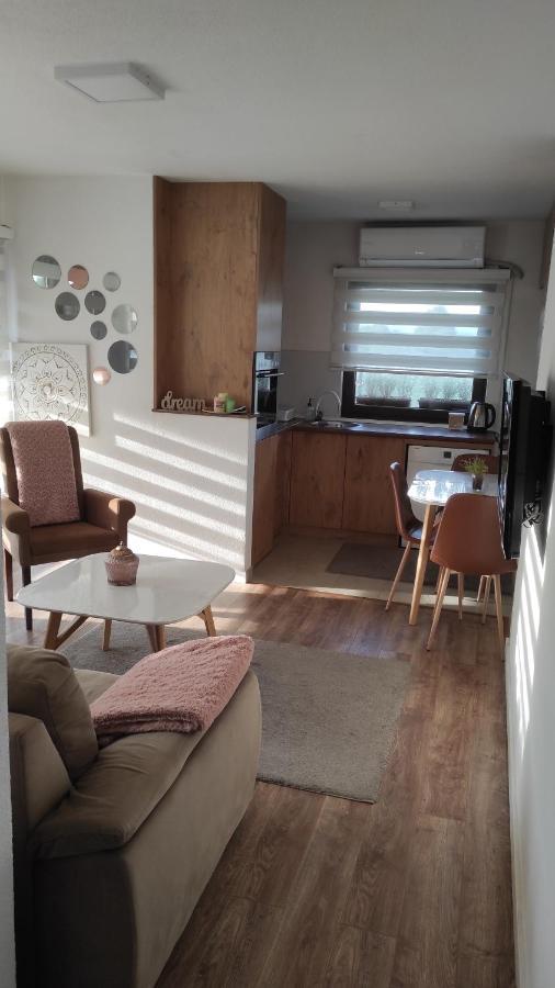 Apartman A&E Zivinice Exteriör bild
